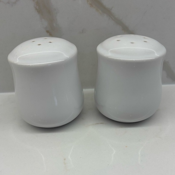 Vintage Corelle Fruit Basket Salt and Pepper Shakers with Cherry Apple Design - Picture 3 of 6